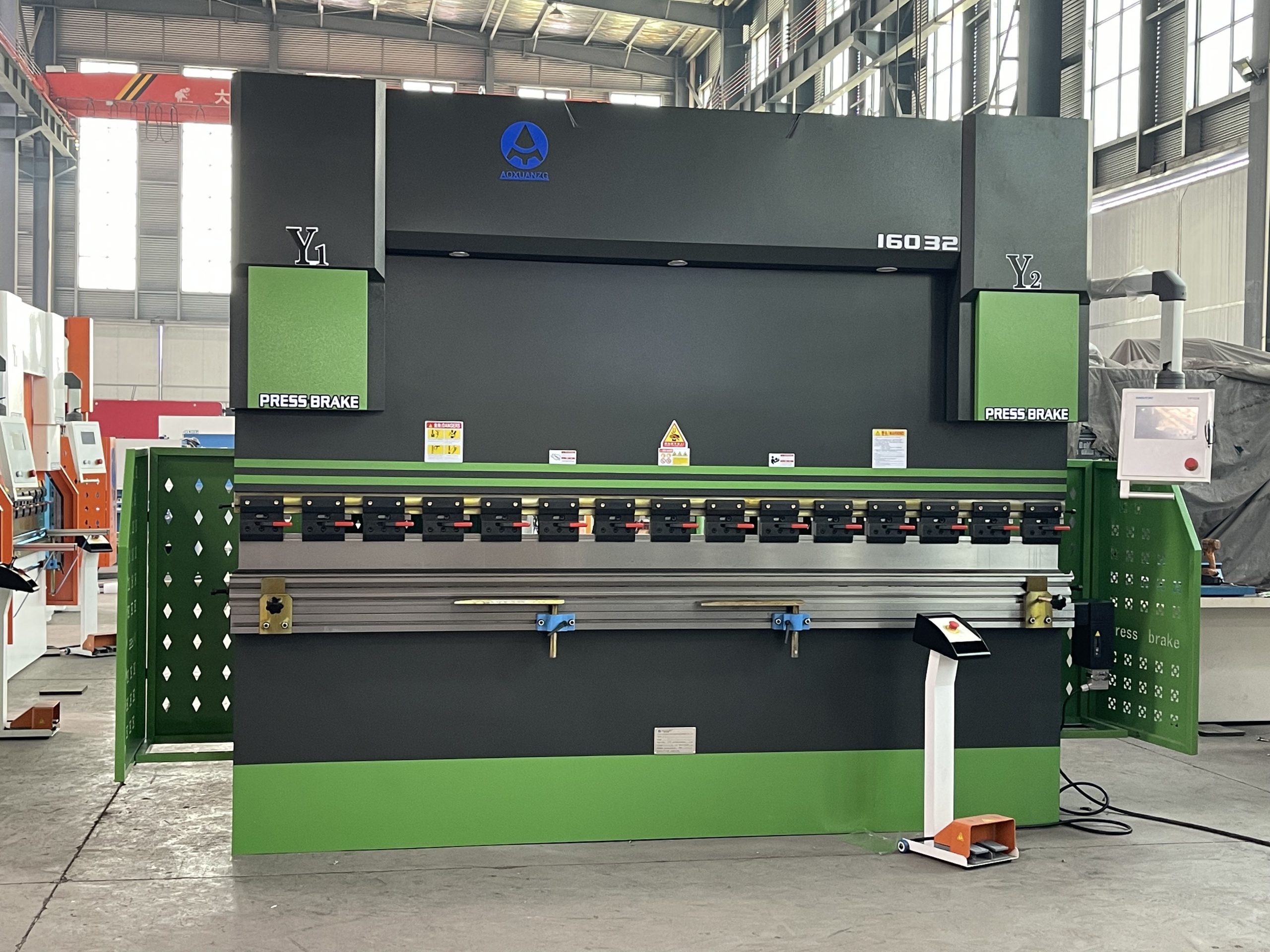 AOXUANZG 160T3200MM Hydraulic Bending Folder Machine with TP10s NC System for Metal Plate Folding - 图片 4