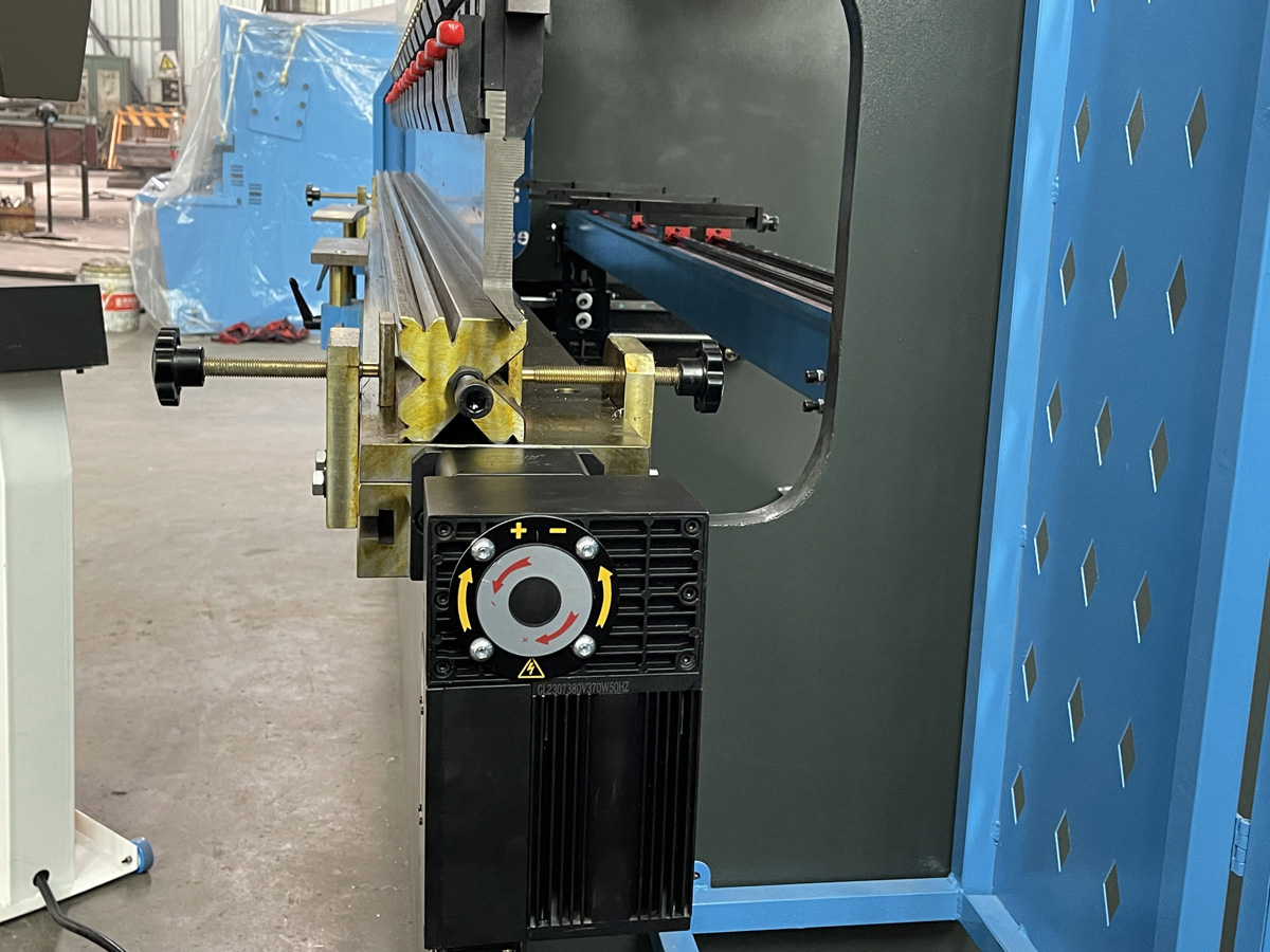 AOXUANZG 100T3200MM Hydraulic Bending Folder Machine with E21 NC System for Metal Plate Folding - 图片 5