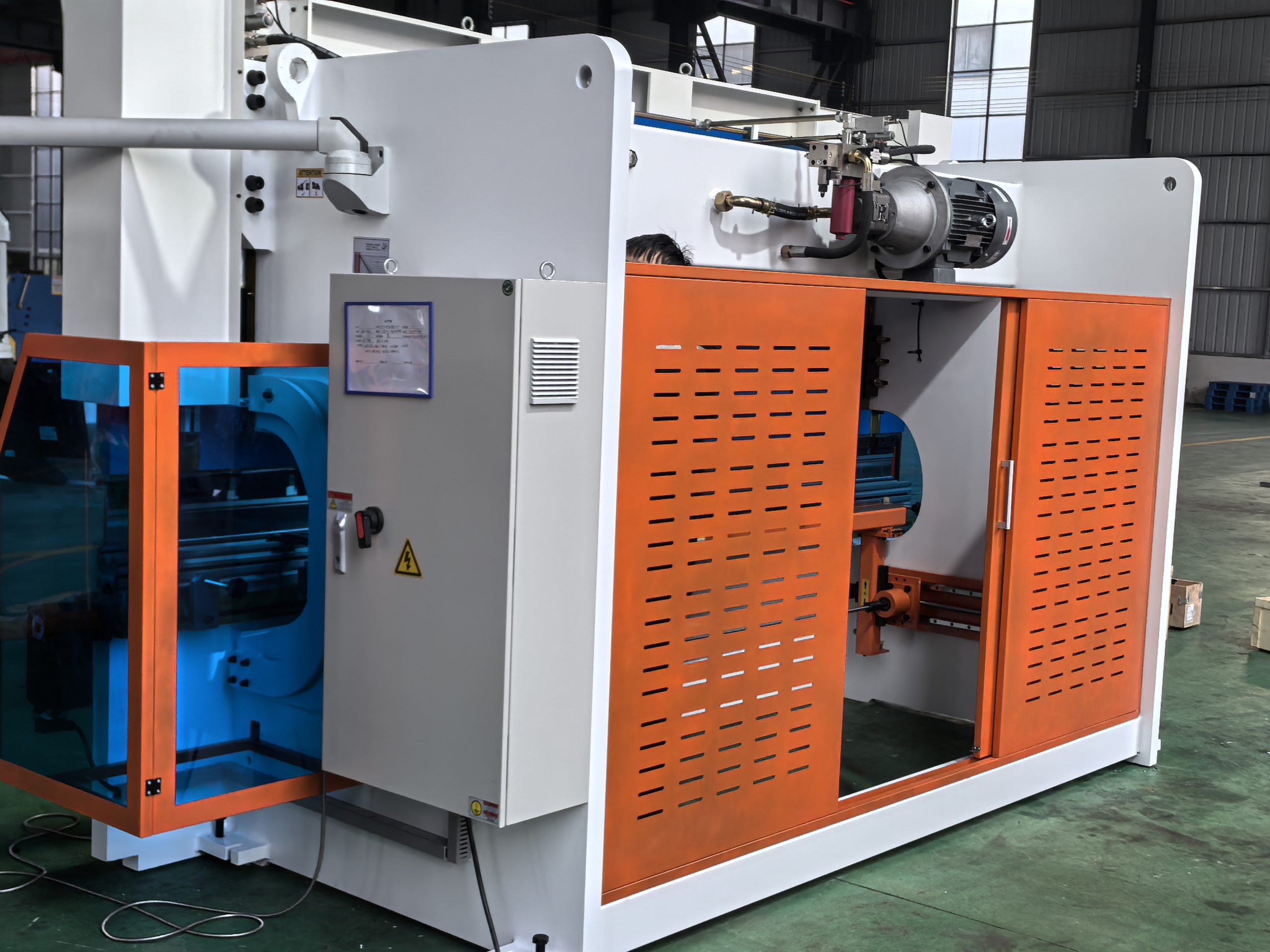 AX68T Controller Bending Machine 4+1axis 4000MM CNC Electric-hydraulic Servo Press Brake - Image 3