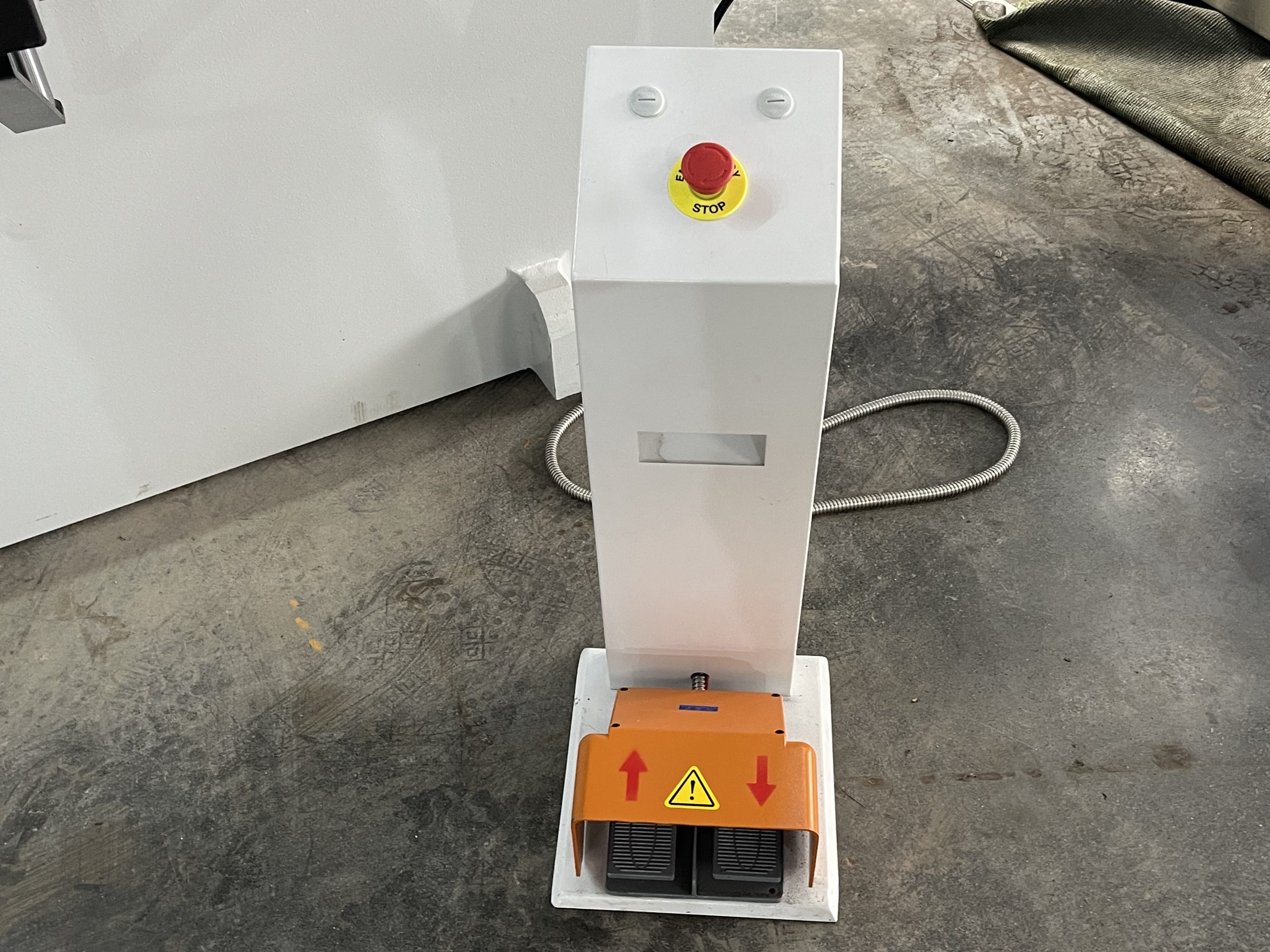 Delem DA66T 8+1 AXIS CNC Wc67K 110T/3200 Hydraulic Press Brake Price for Stainless Steel Bending - Image 9