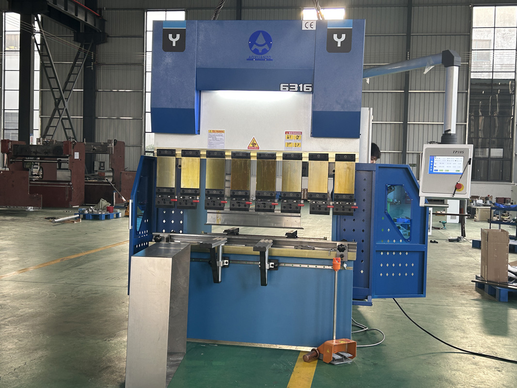 Bent Sink 63T1600 Bending Machine CNC Press Brake - Image 7