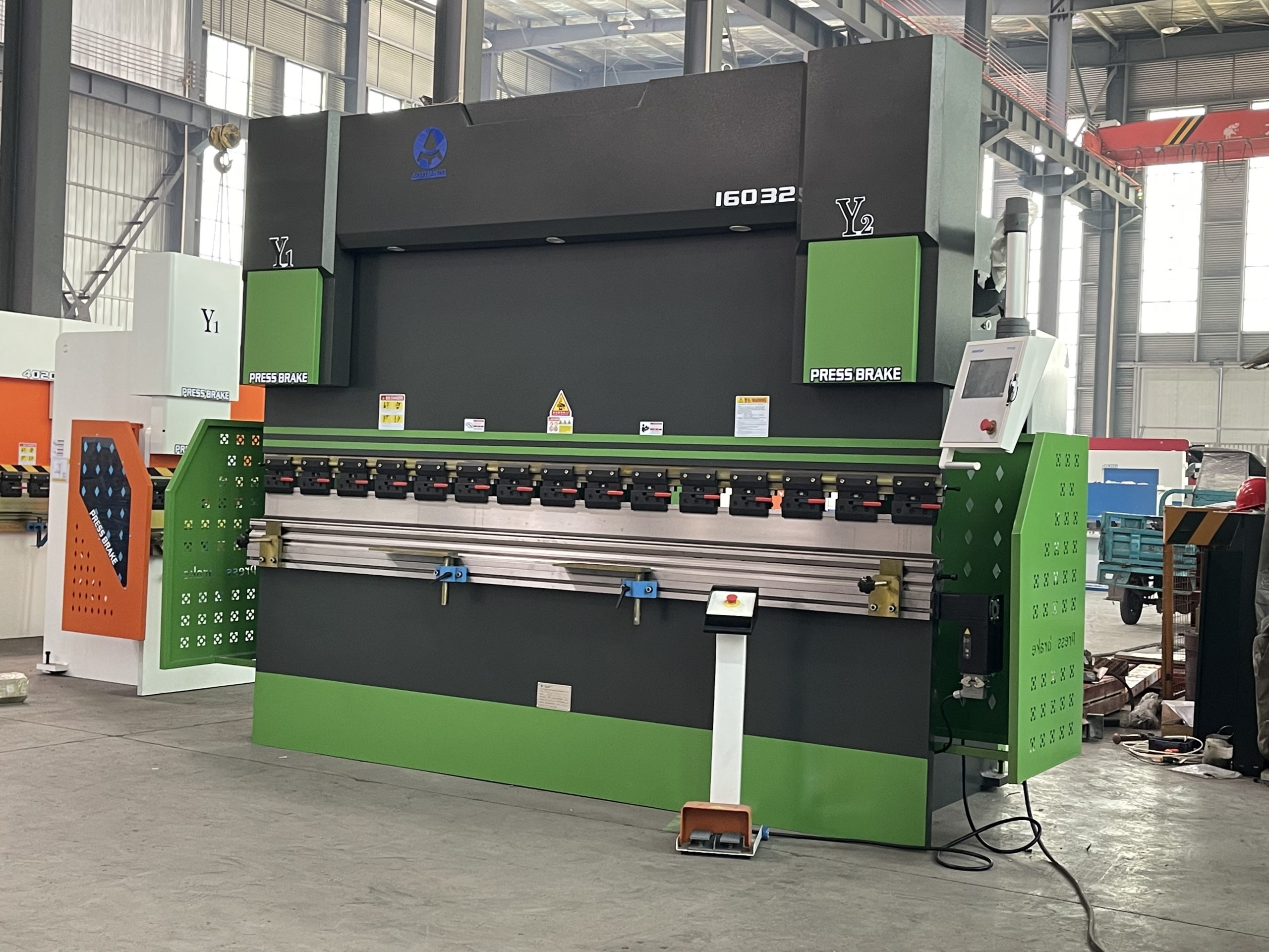 AOXUANZG 160T3200MM Hydraulic Bending Folder Machine with TP10s NC System for Metal Plate Folding - 图片 2