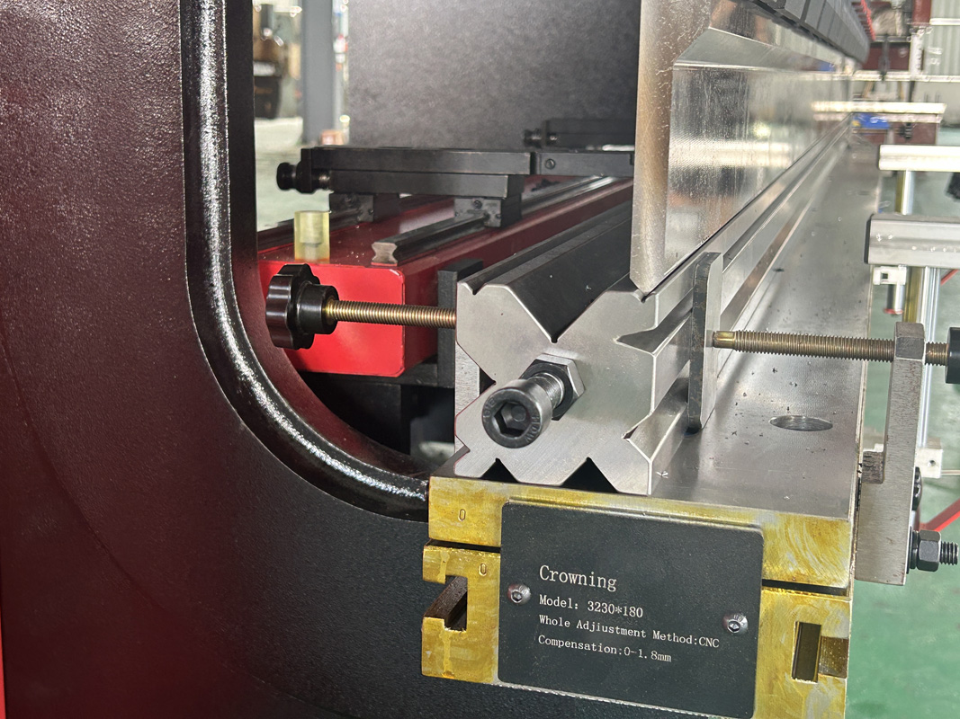 Small 40T Bending Machine TP10S 4MM Thickness Plate CNC Press Brake - Image 3