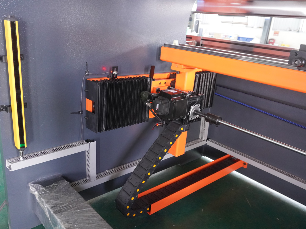 WC67K-130T3200 Bending Machine 4+1axis CNC DA58T Electric-hydraulic Servo Press Brake - Image 6