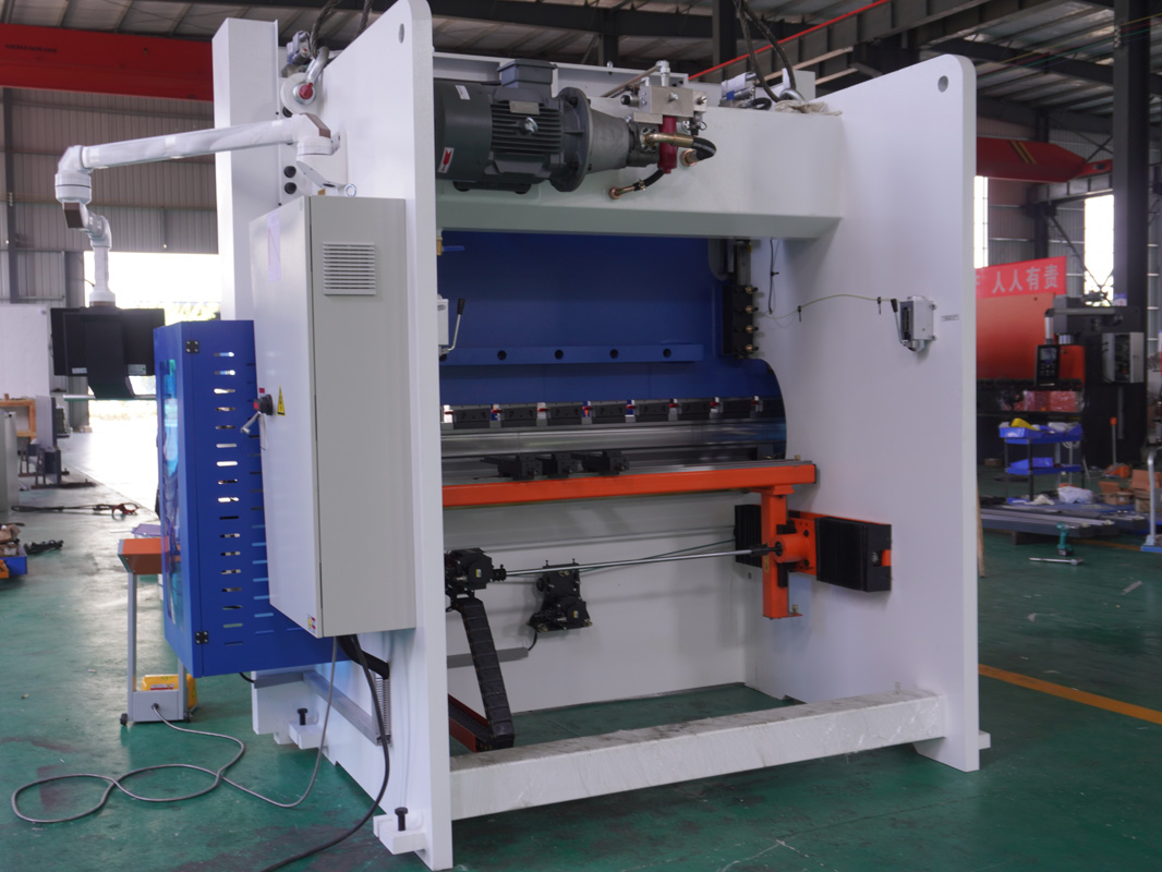 AX68T Controller Bending Machine 4+1axis CNC Electric-hydraulic Servo Press Brake WC67K-160T2500 - Image 3