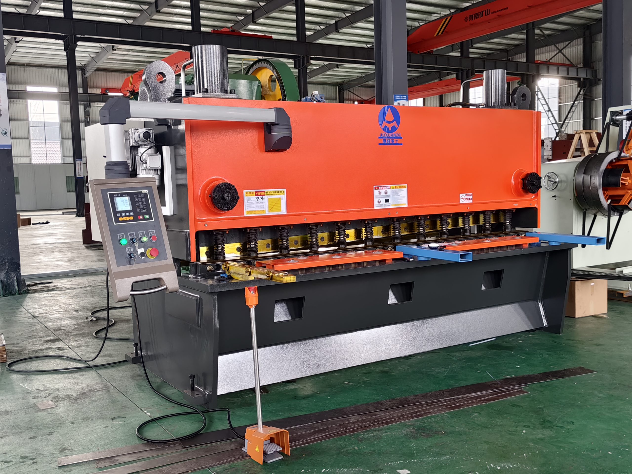 6m 8m Metal Plate Steel Plate Cutting CNC Hydraulic Shearing Machine - Image 2