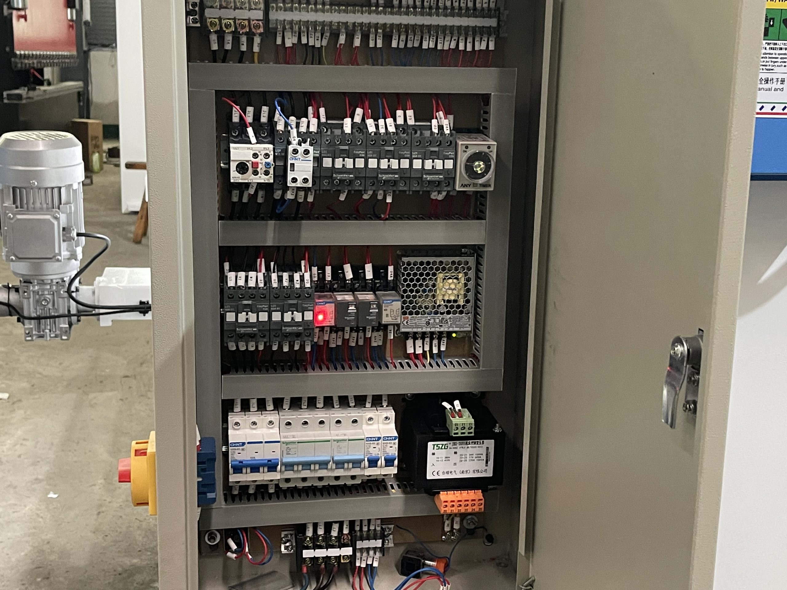 4 X 2500mm Hydraulic Shearing Machine,  Steel Plate Cutting Machinery - Image 2