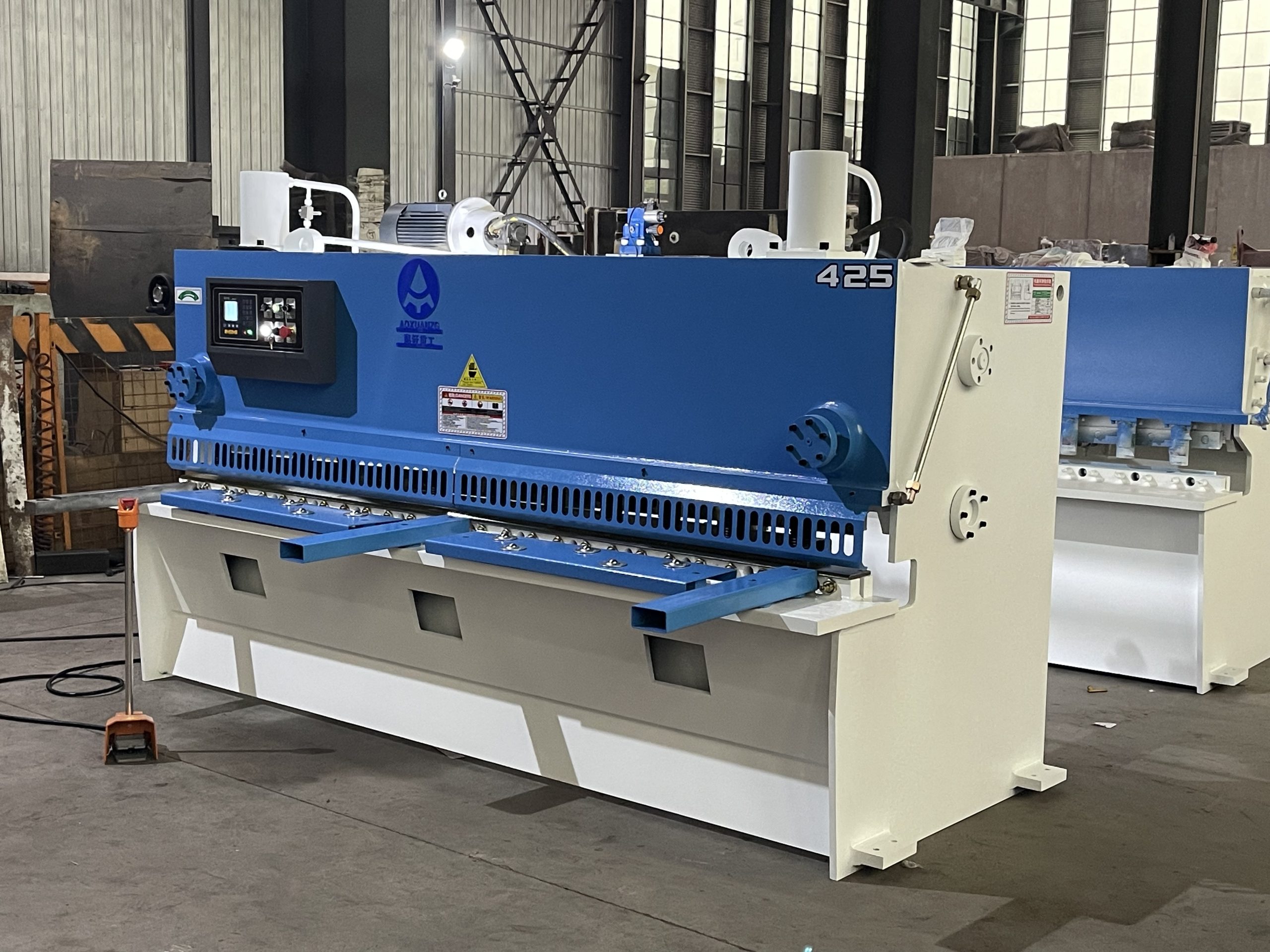 4 X 2500mm Hydraulic Shearing Machine,  Steel Plate Cutting Machinery - Image 3