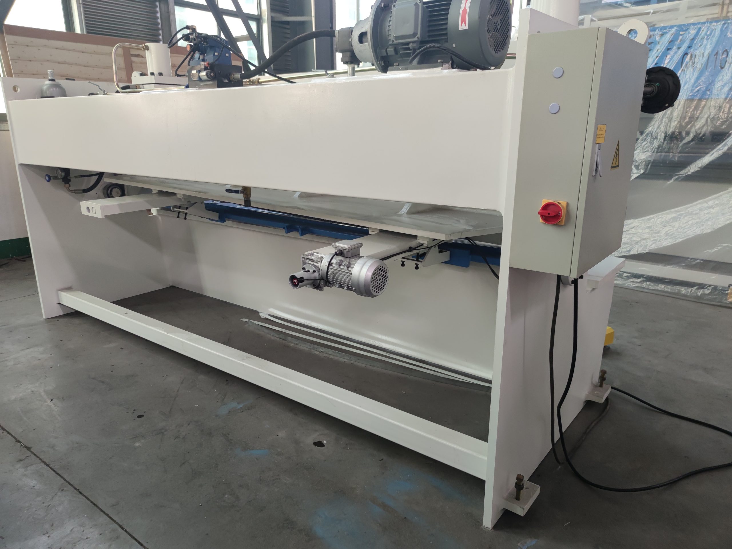 10x3200mm Hydraulic Cutting Machine with Estun21s Controller - Image 4