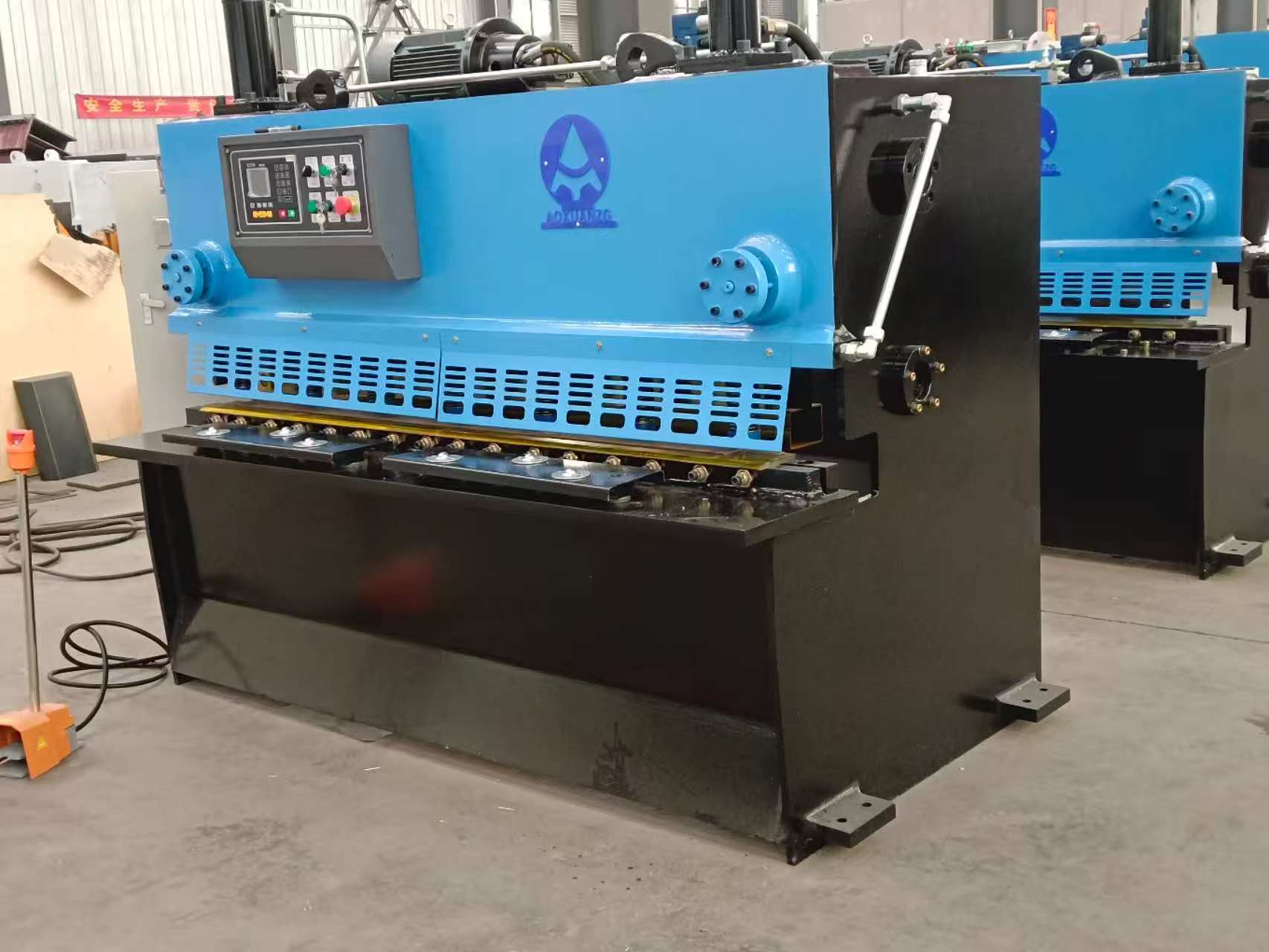 4mm Hydraulic Guillotine Shear 1600mm Length Metal Sheet Steel Plate Cutting Guillotine Cutter Machine - Image 2