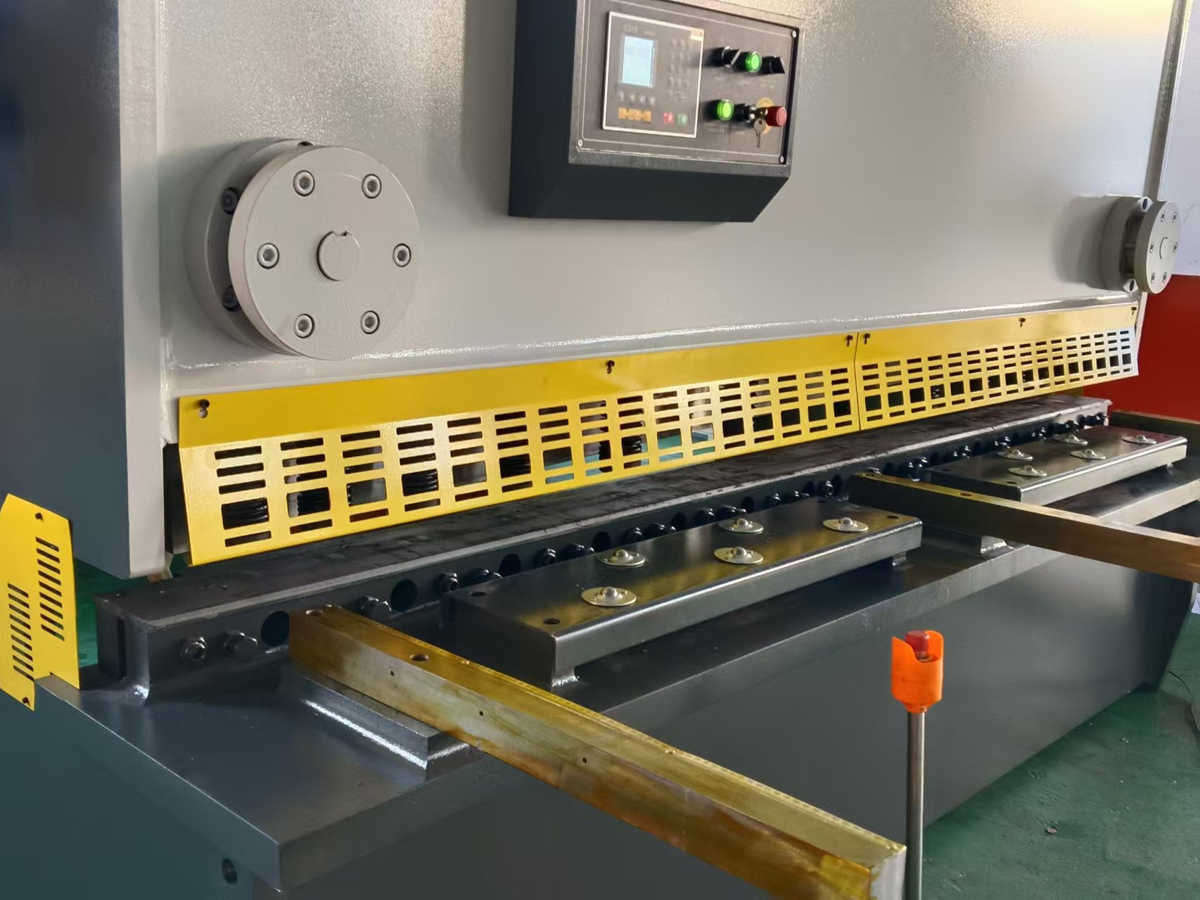 QC12Y/K 16X2500  Hydraulic Swing Beam Metal Shearing Machine Machine CNC Shearing Machine with E21S Controller - Imagem 5